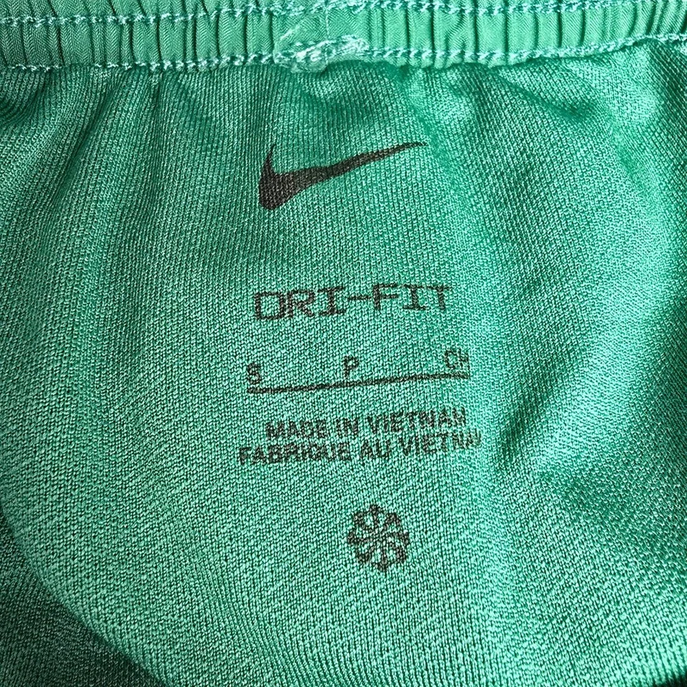 Nike Running Shorts Women Small Green Dri-Fit Heathered Elastic Waist Mesh Sides